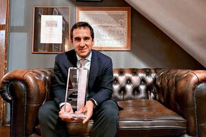Agustín Porres recibió en Inglaterra el Ambassador of Character Award