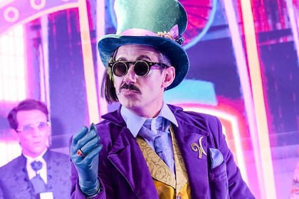 Agustín Rada Aristarán sorprendió con su versión argentina de Willy Wonka, en plena calle Corrientes