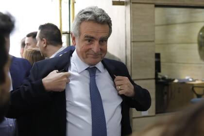 Agustín Rossi, el jefe de Gabinete saliente, se despide con el nombramiento de 96 empleados