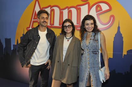 Agustín "Soy Rada" Aristarán y Fer Metilli, junto a la hija del actor, Bianca