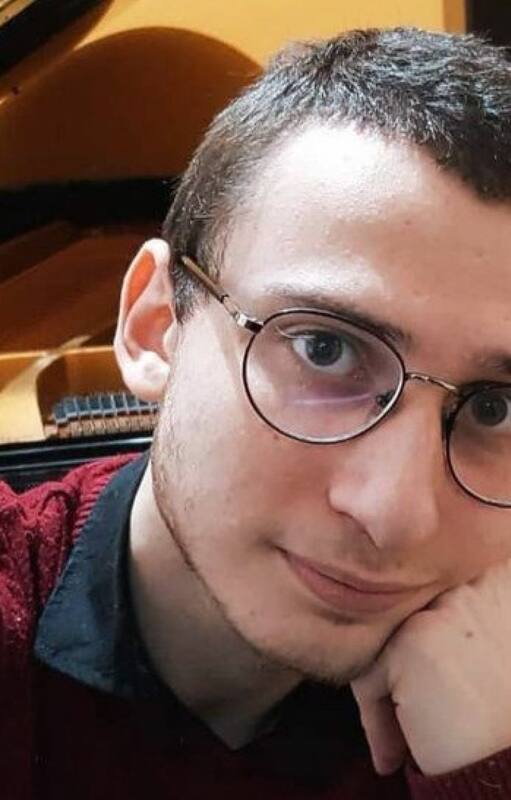 Agustín y su pasión por el piano