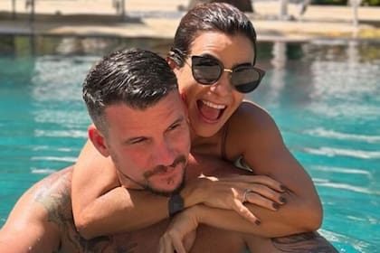 De vacaciones con Tomás Vera, su actual pareja y padre de sus hijos Alba y Bono