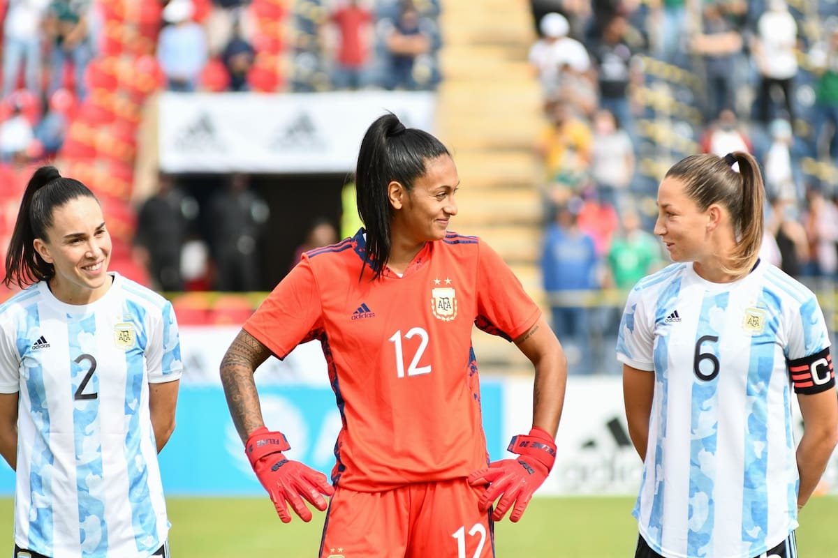 Agustina Barroso, Solana Pereyra y Aldana Cometti, tres de las convocadas de la selección argentina para esta Copa América