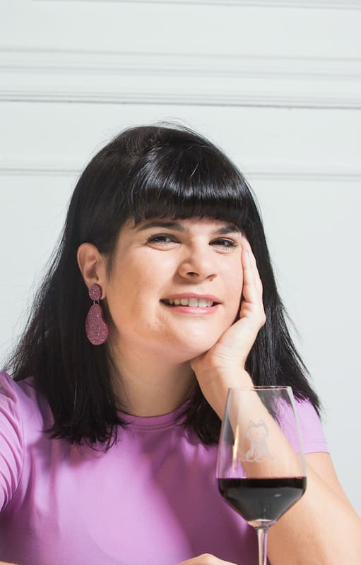 Agustina de Alba publicó Hola Vino