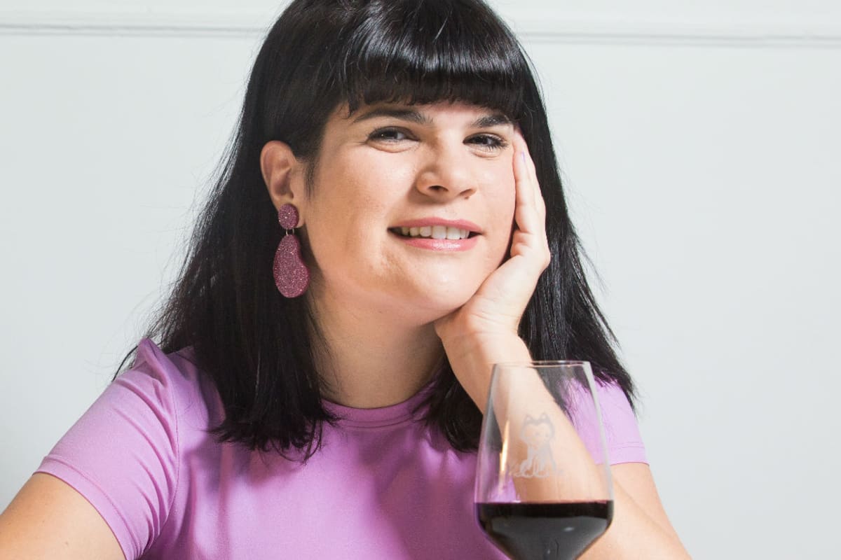 Agustina de Alba publicó Hola Vino