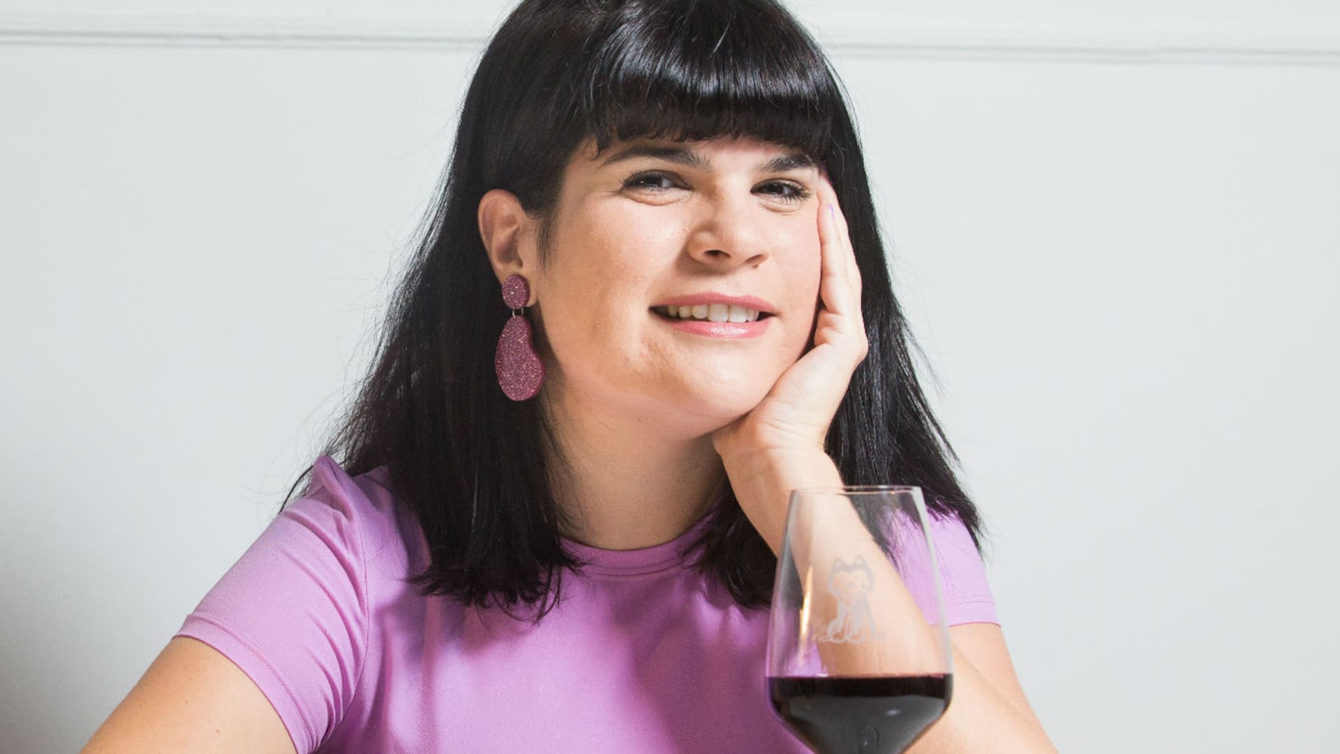 Agustina de Alba publicó Hola Vino