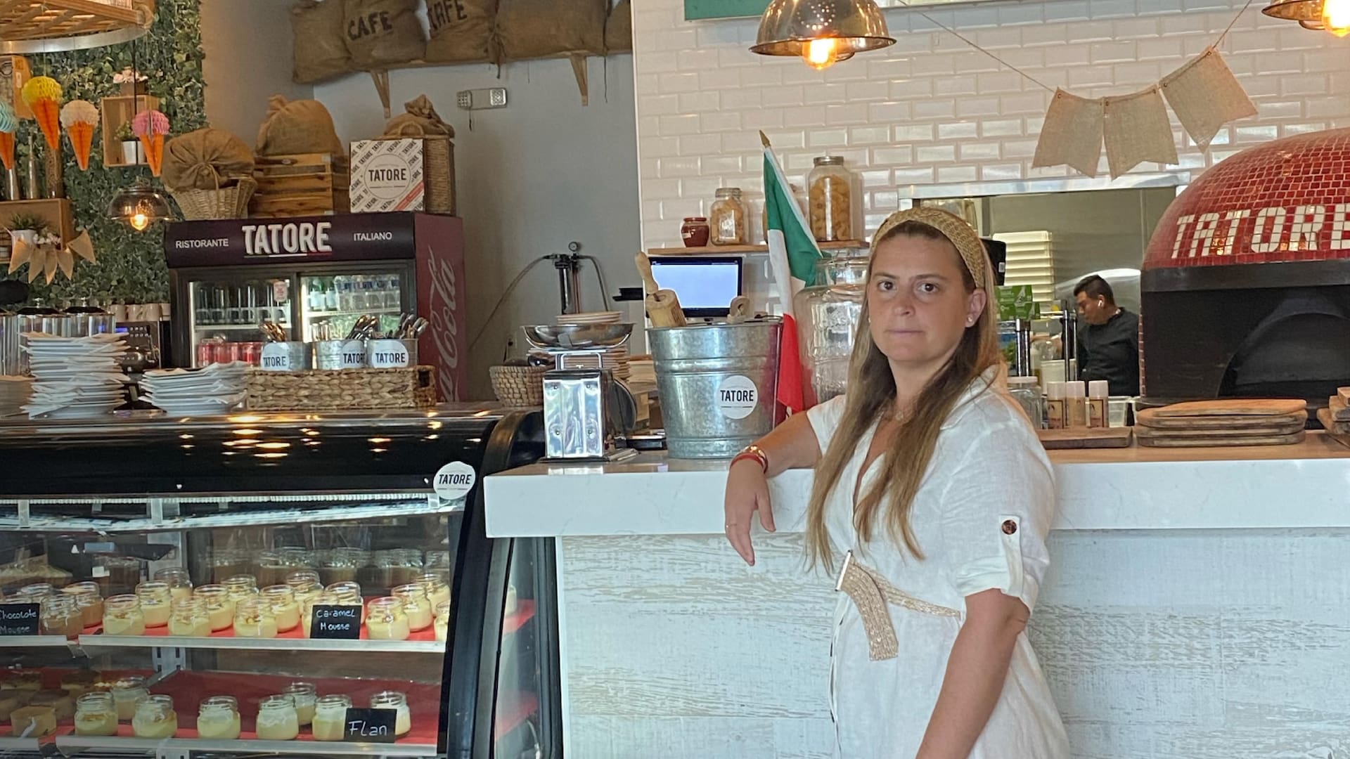 Agustina, en su local de Miami.