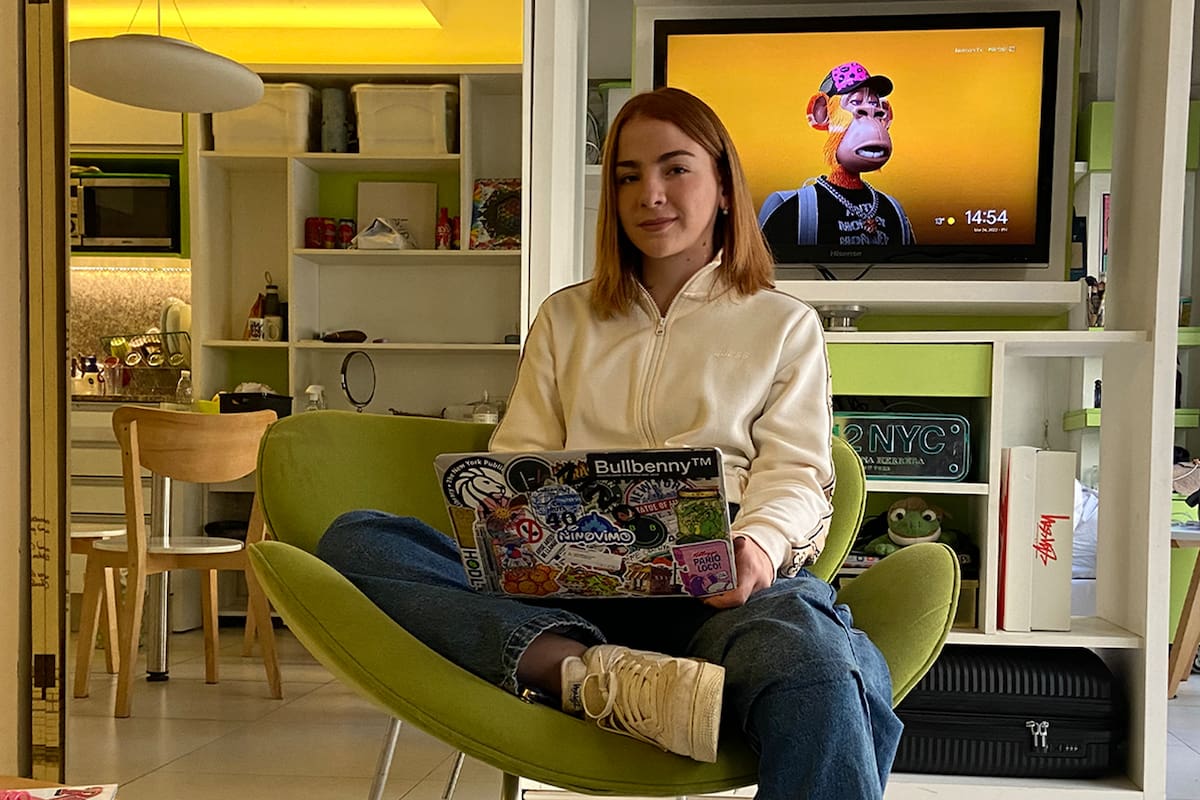 Agustina Ficher, publicista y creadora de filtros. Comenzó haciendo filtros en pandemia y ahora se los vende a empresas internacionales