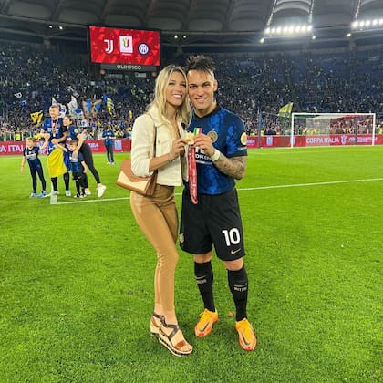 Agustina Gandolfo acompañó a Lautaro Martínez en su consagración de la Copa Italia con el Inter de Milan