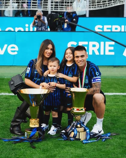 Agustina Gandolfo y Lautaro Martínez llevan ocho años juntos y son padres de Nina y Theo