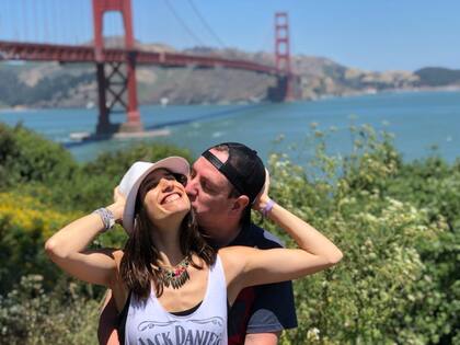 Agustina junto a Guido, su novio, un pilar en su recuperación.