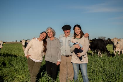 Agustina Miqueo y su familia