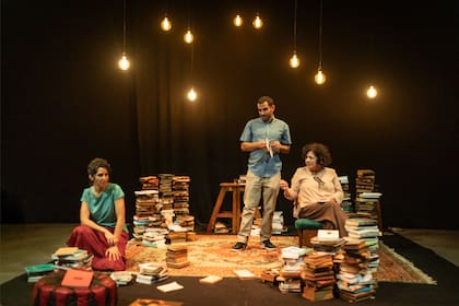 Agustina Muñoz, Mónica Raiola e Ignacio Sánchez Mestre, en escena