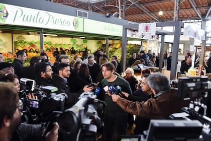 Ahjam declinó responder preguntas de los periodistas presentes en el lugar