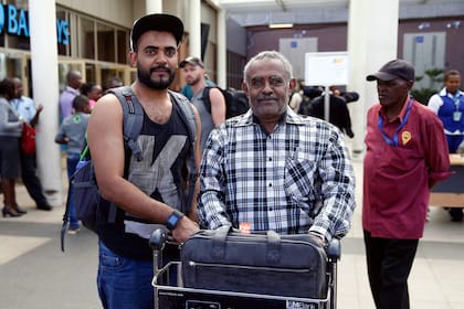 Ahmed Khalid trabaja en Dubai y debía abordar el vuelo que se estrelló ayer en Etiopía