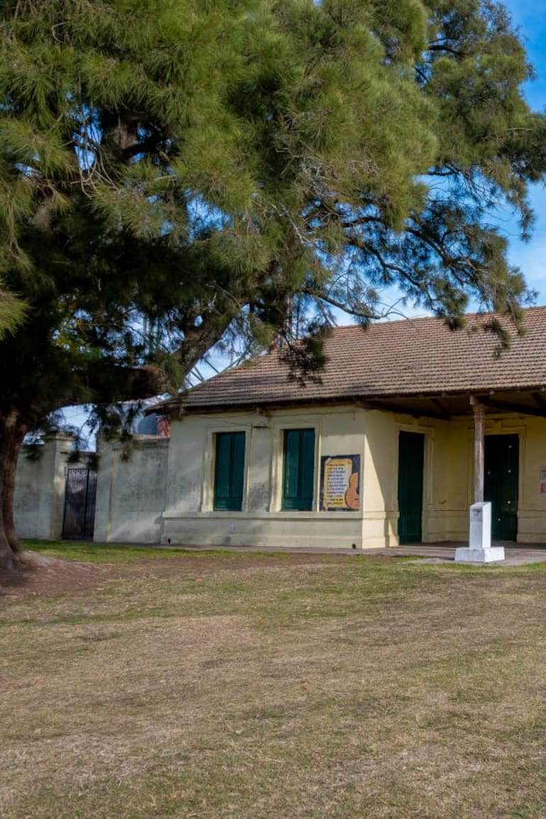 Ahora centro cultural, la estación de Agustín Roca revive la infancia de Atahualpa