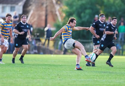 Ahora la patada es de Santiago Fernández, el goleador de Hindú, que está a 15 puntos del cuarto y último lugar de clasificación para las semifinales.
