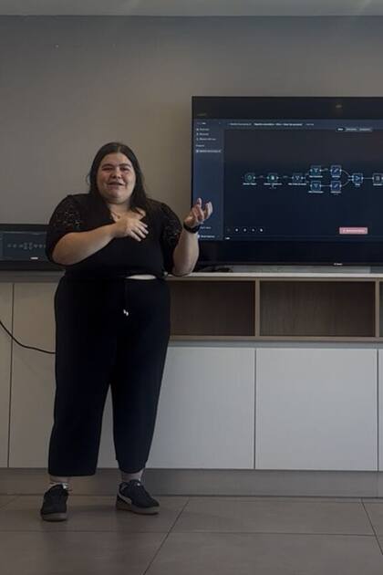 Ahora Micaela se dedica a ser el puente entre las empresas y los equipos técnicos que tienen que lanzar online sus campañas