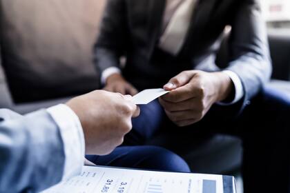 Ahora que la tecnología y la sustentabilidad les juegan en contra, estas cartas de presentación debaten su validez