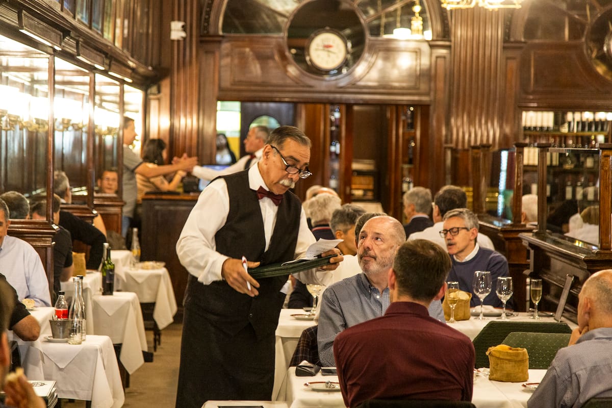 Ahora se podrán dejar propinas en forma electrónica