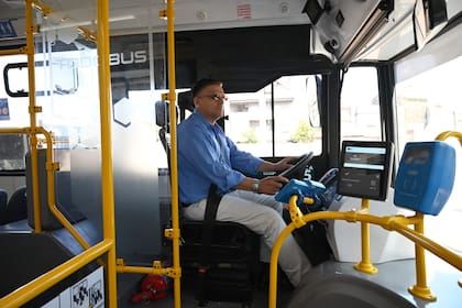 Ahora se pueden pagar los viajes en colectivo con tarjetas de crédito o débito y billeteras virtuales