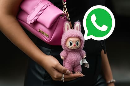 Ahora se usa colgar los muñecos Labubu de la cartera