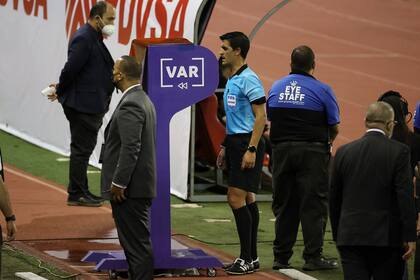 Ahora sí: la octava fecha sería la elegida para la puesta en marcha del VAR en la primera división del fútbol argentino