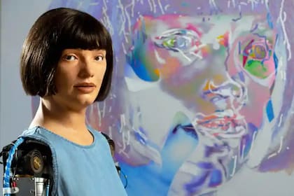 Ai-Da es la primera androide en lograr los primeros autorretratos pintados
