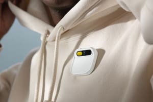 AI Pin es un prendedor inteligente que busca reemplazar a los smartphones, motorizado por IA