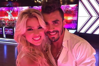Ailén junto a Fernando Bertona, su bailarín y enamorado...
