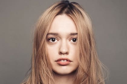 Aimee Lou Wood, actriz británica protagonista de la tercera temporada de The White Lotus, serie original de HBO.