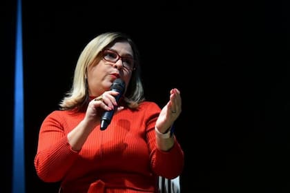 Aiola Virella es la directora del periódico Metro y durante varios años se dedicó a la cobertura de temas de infraestructura en Puerto Rico