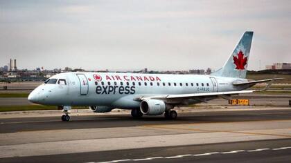 Air Canadá anunció que repatriará a 3000 ciudadanos canadienses que se encuentran de visita en Cuba y que suspenderá sus vuelos hacia la isla debido a la falta de combustible.