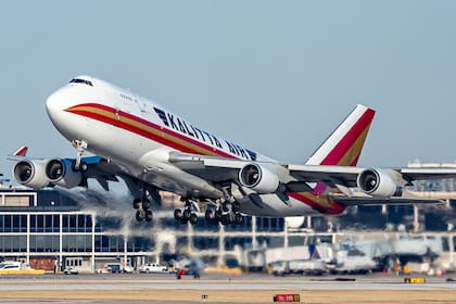AIT Worldwide Logistics forms CRAF partnership with Kalitta Air (Photo: Business Wire)