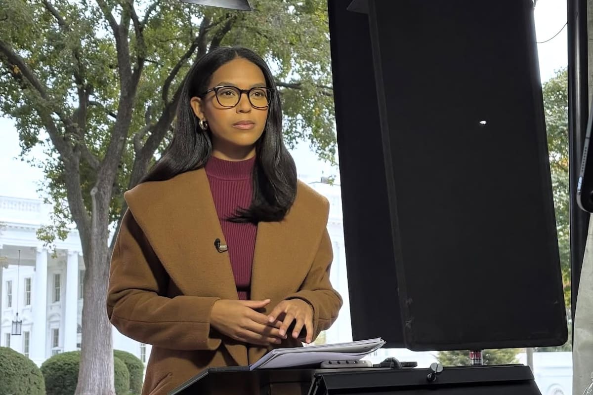 Akayla Gardner, acreditada de MS NOW en la Casa Blanca