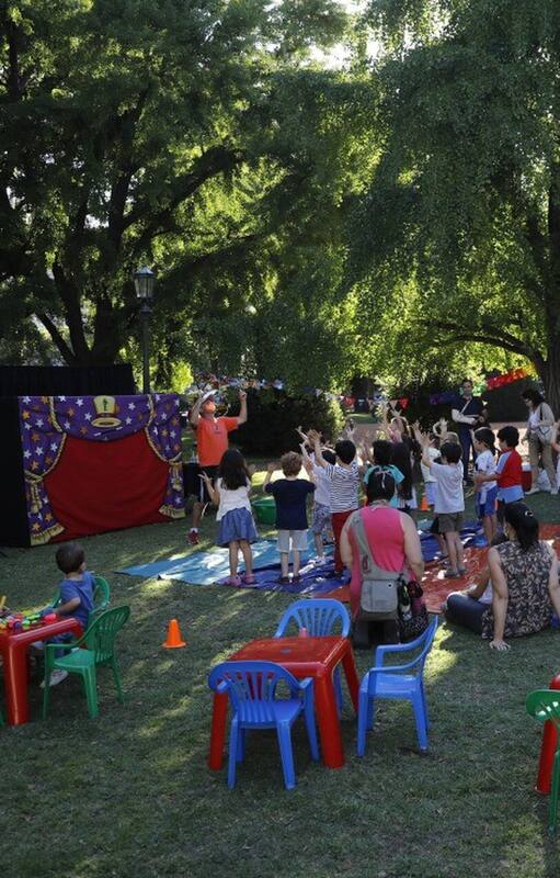 Al aire libre. Los cumpleaños tomaron las plazas