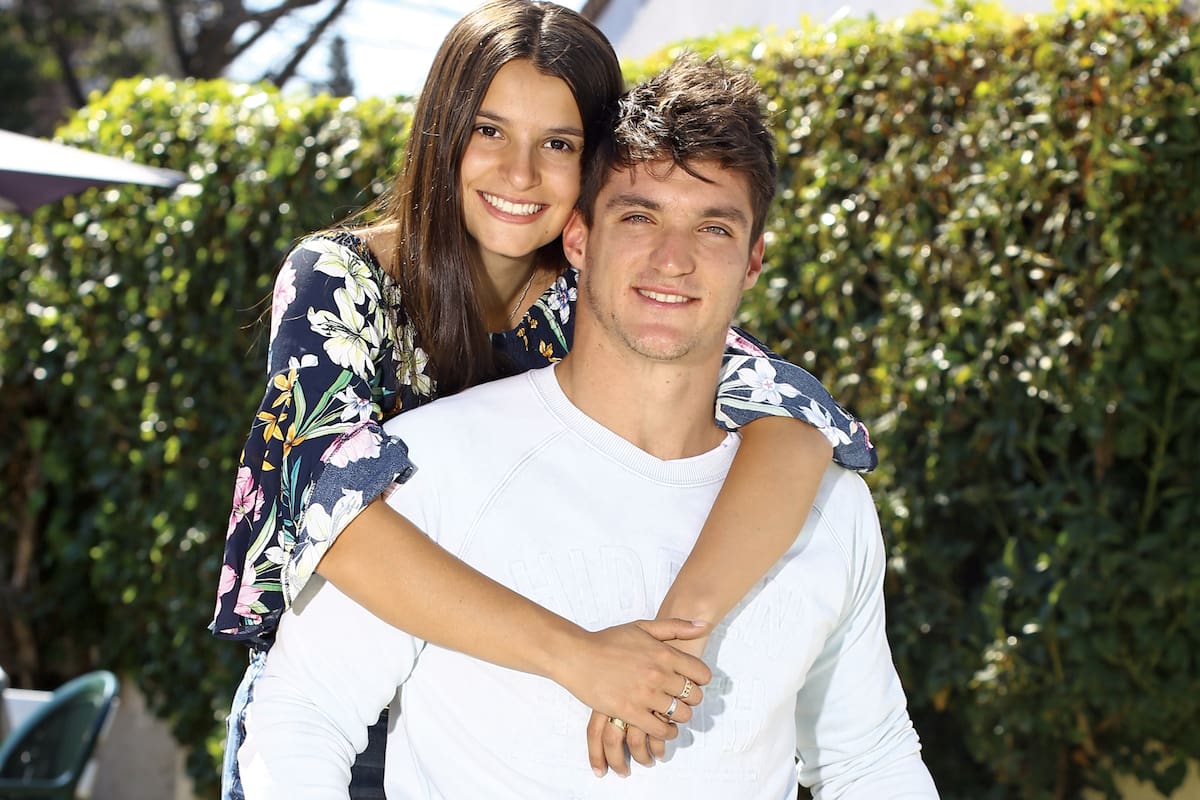 Al año y medio quedó parapléjico por un infarto medular. Nacido en una familia de basquetbolistas, eligió la raqueta y, tras dedicarse con disciplina y pasión, tocó el cielo con las manos. Junto a su novia, Florencia Tagliaferro, nos cuenta su inspiradora historia