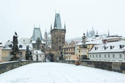 Al caerle los copos de nieve sobre el puente de Carlos en Praga, Kepler tuvo su "momento eureka" particular
