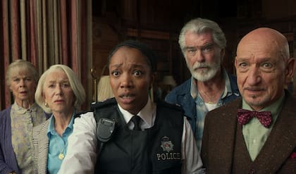 Al cuarteto protagonista se le sumaron nuevos talentos británicos como Naomi Ackie y Tom Ellis