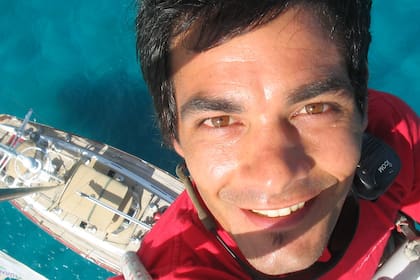 Al darse cuenta que nadie lo esperaba al llegar a casa, decidió dejar todo e irse a vivir una experiencia a bordo de su velero