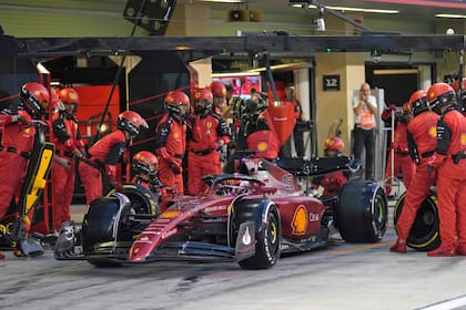 Al desvincular a Mattia Binotto, Ferrari generó un efecto dominó en los puestos de jefe de equipo en la Fórmula 1.