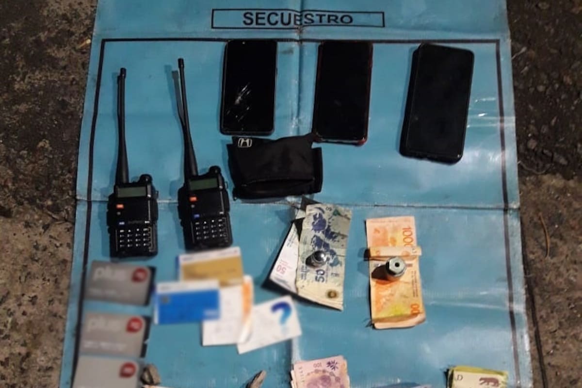 Al detener a un grupo de ladrones, la Policía de la Ciudad secuestró inhibidores de señales que son utilizados para impedir el cierre a distancia de vehículos