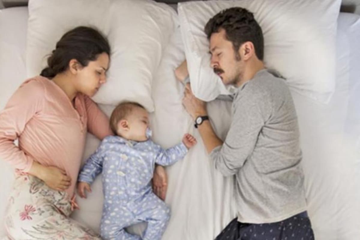 Al dormir sus horas necesarias, el bebé favorece la maduración de sus órganos (Foto: iStock)