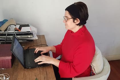 Al enseñar a distancia "se trabaja mucho más" porque hay que rearmar todas las clases, explica Maribel Couso