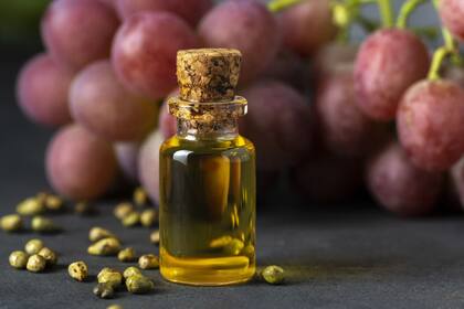 Al estar hecho a base de semillas, el aceite de uva es una opción sostenible que proviene del proceso de vinificación