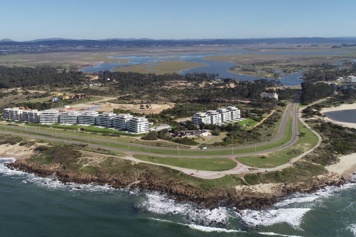 Al final de la Brava se levanta Tiburón Terrazas