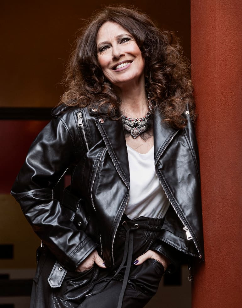 Al frente de "De batallas y de amores", Luisa Kuliok reflexiona sobre la memoria emotiva, la patria como refugio colectivo, las batallas íntimas y políticas de nuestro tiempo