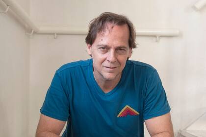 Al frente del programa Basta de todo, que cumple 18 años, asegura que la radio es su casa y que lo define más un no que un sí