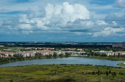 Al hacer un intercambio de pequeña en Estados Unidos, reconoció que Orlando era el lugar para patentar su negocio