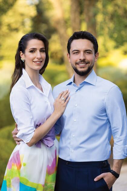 Al Hussain y Rajwa tienen 28 años y cursaron sus estudios superiores fuera de su país. El príncipe asistió a la Universidad de Georgetown, en Washington, y la novia estudió arquitectura en la Universidad de Syracusa, en Nueva York.